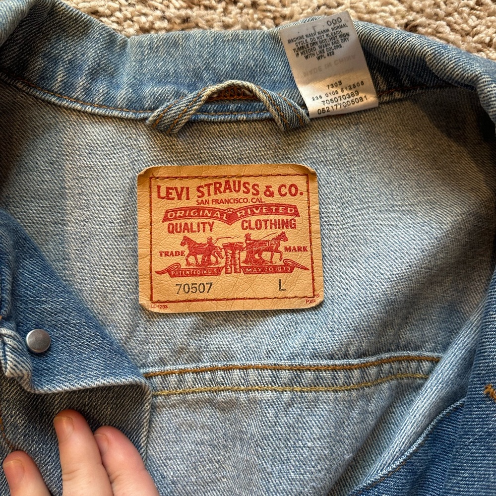 Vintage Levi’s Denim Jacket - Picture 2 of 3